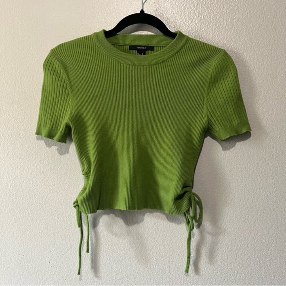FOREVER 21- NEW Ribbed Short Sleeve Crop Top with Ties on Sides Size L